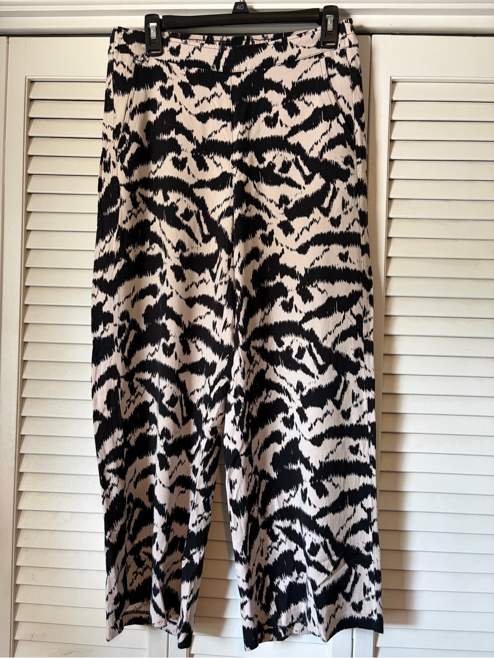 Old Navy Black and Cream Wide Leg Pants